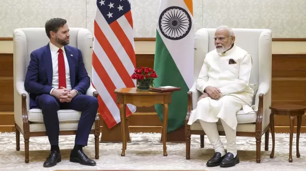   Delhi air pollution : आखिर कब तक सांस लेना होगा मुश्किल? Expert Talk| Vimlendu Jha Podcast | Manthanये दोस्ती हम नहीं तोड़ेंगे... टैरिफ वॉर के बीच जेडी वेंस और PM मोदी के बीच किन मुद्दों पर हुई बात?