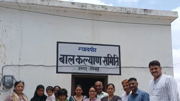 घर से भागी 14 वर्षीय व 3 बर्षीय बालिकायें दिल्ली से हुई बरामद, बाल कल्याण समिति सम्भल(न्यायपीठ)ने परिजनों को सौंपा